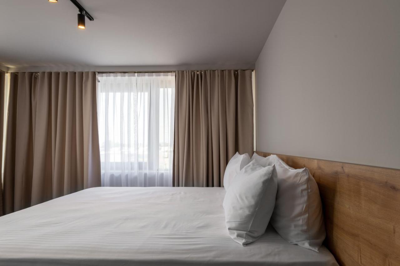 Bet25 Hotel Batumi Esterno foto