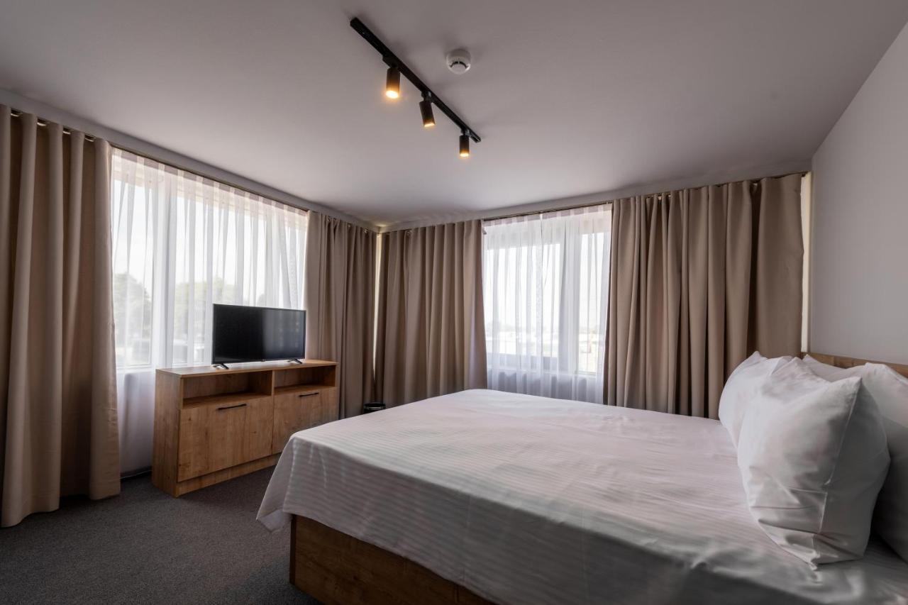 Bet25 Hotel Batumi Esterno foto