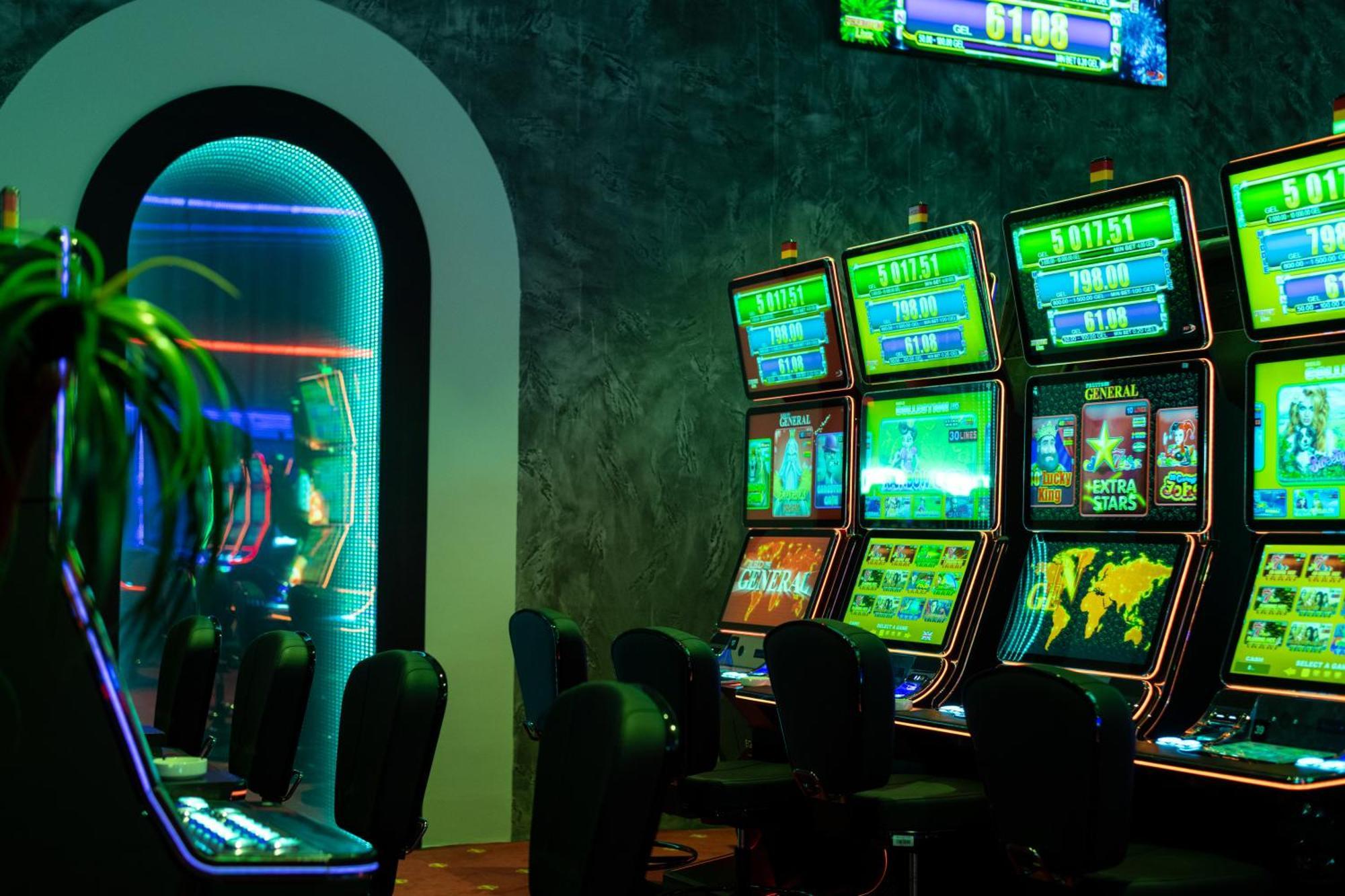 Bet25 Hotel Batumi Esterno foto