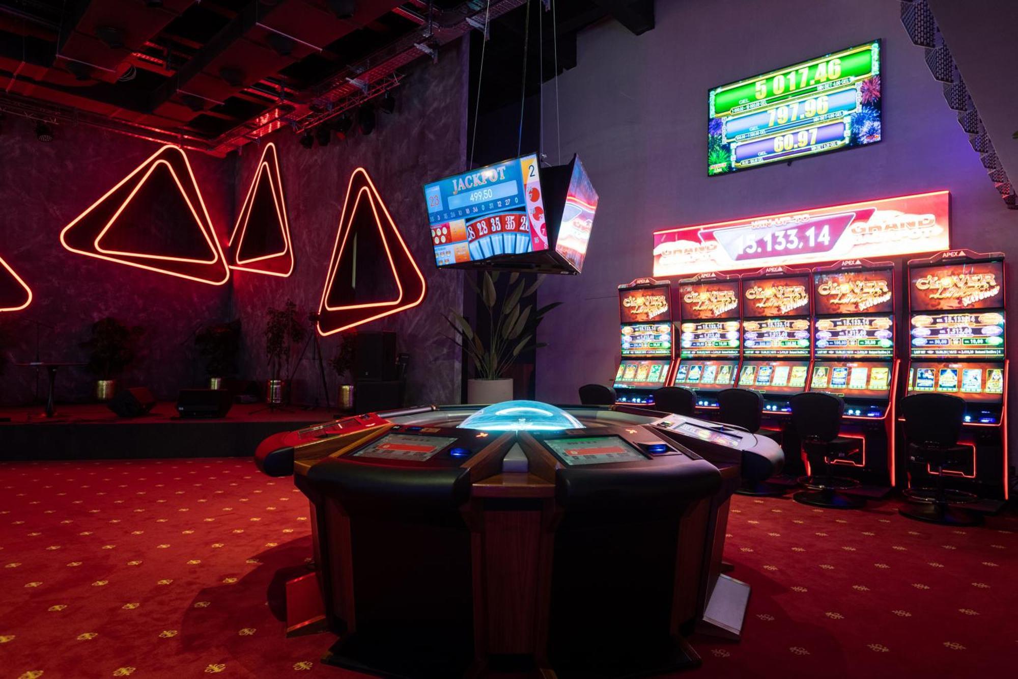 Bet25 Hotel Batumi Esterno foto