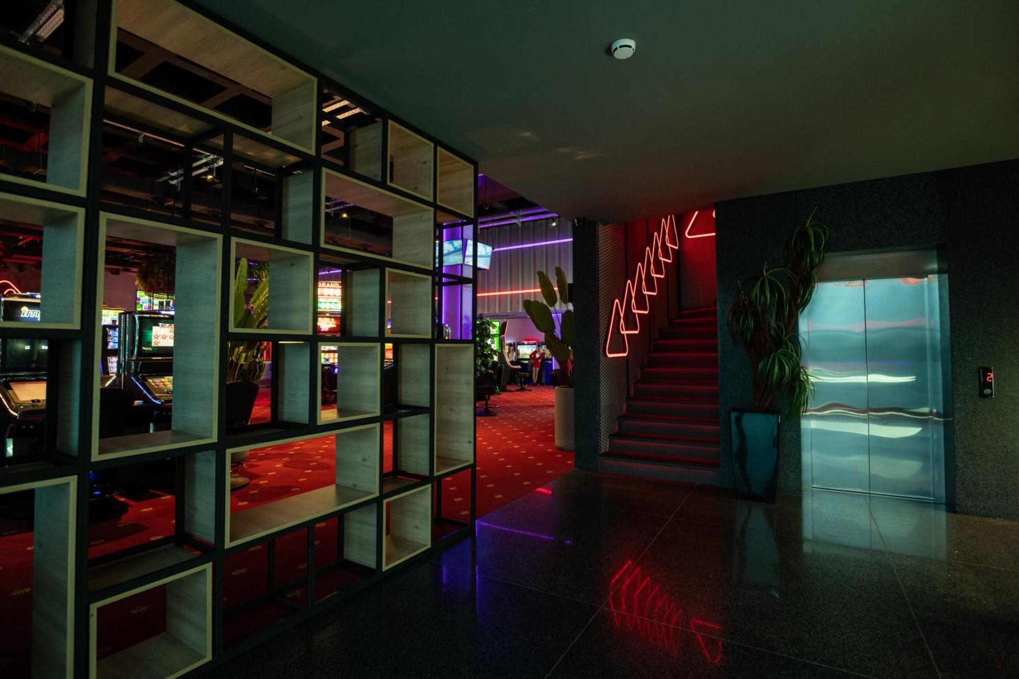 Bet25 Hotel Batumi Esterno foto
